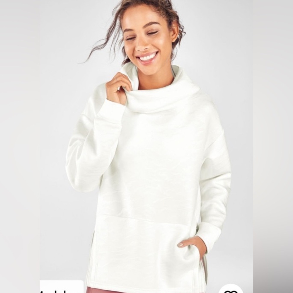 Fabletics Lotta Cocoon Hoodie II sz Small Ice Camo White Ultra Soft Oversized